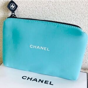 ⭐️SALE⭐️CHANEL BEAUTY Cosmetic Bag CC Zipper Pull Charm Authentic RARE COLOR